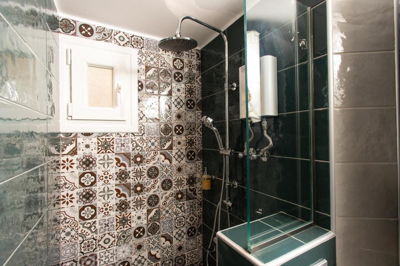 Downtown Luxury Boutique Suites : The Red Suite Thessaloniki Buitenkant foto
